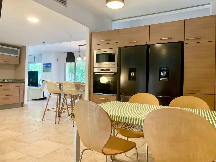 Villa For Sale - 17130 Escala ES Image 4