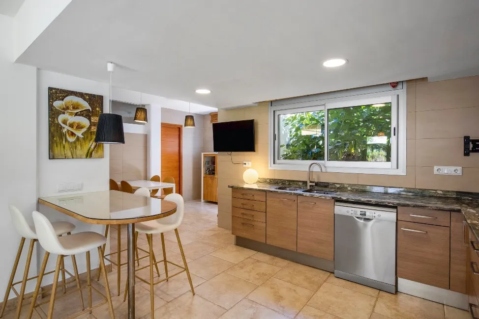 Villa For Sale - 17130 Escala ES Image 5