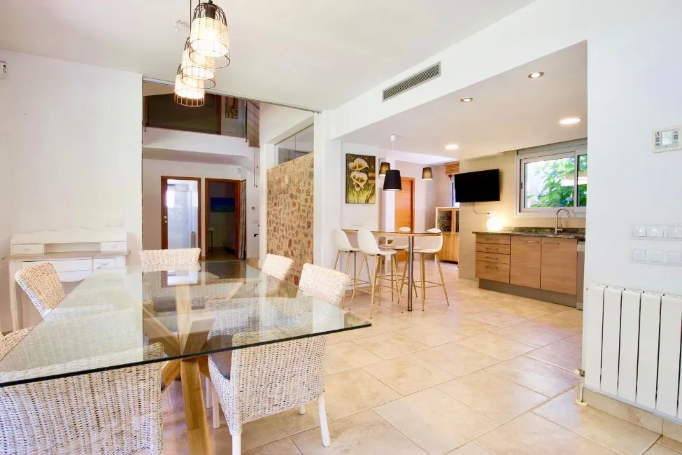 Villa For Sale - 17130 Escala ES Image 8